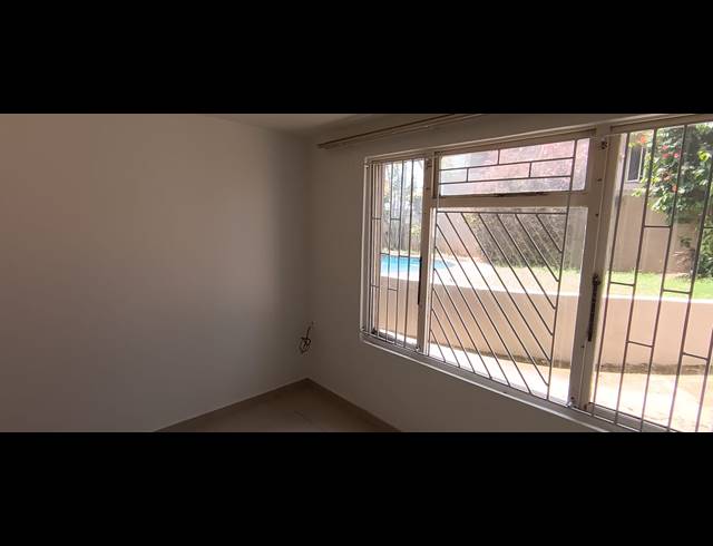3 BEDROOM FLAT TO LET IN MORNINGSIDE